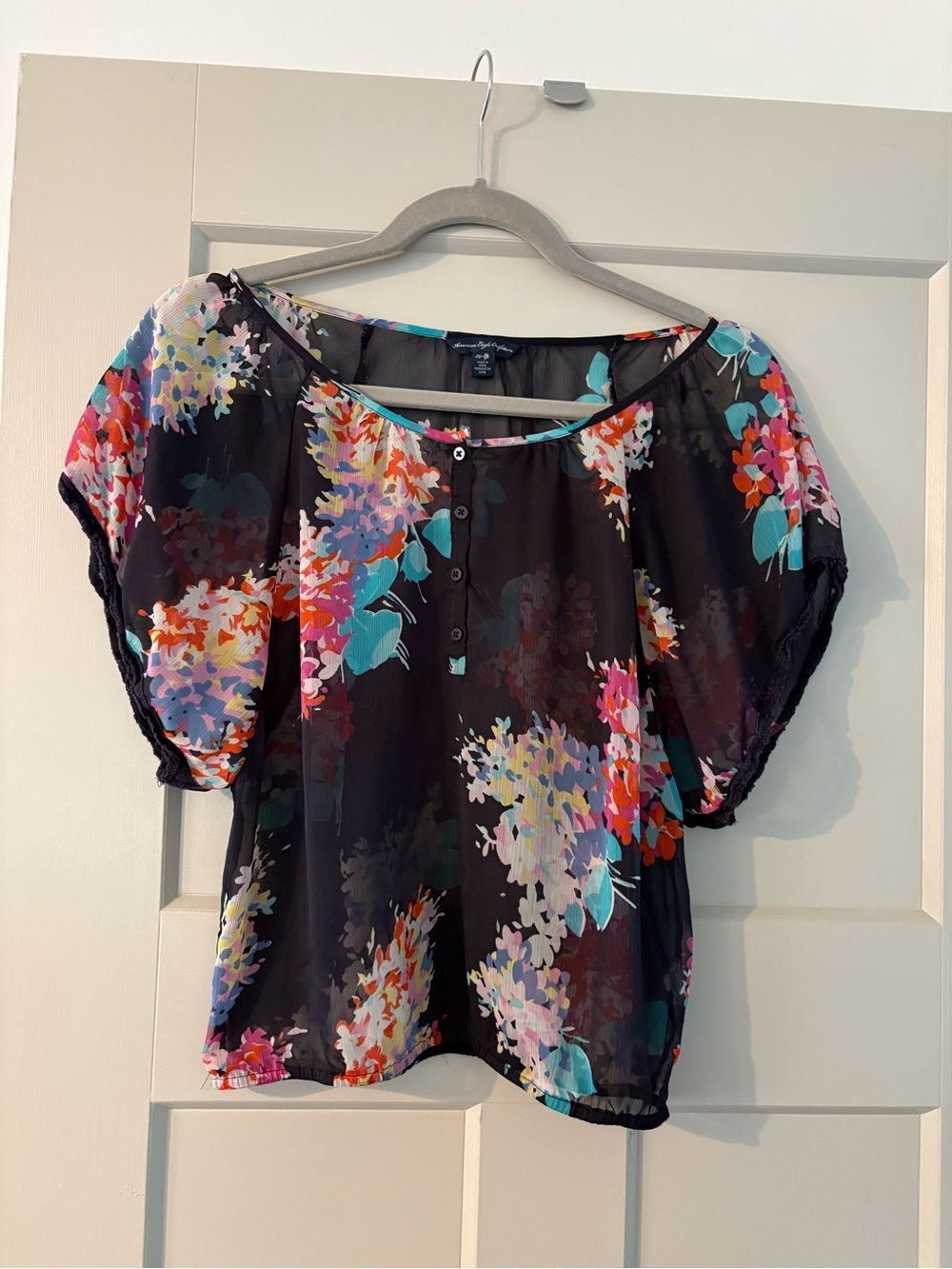 American Eagle Outfitters Floral Button-Front Blouse